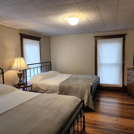 BaseCampWV-Durbin. Spacious 4 bedroom house w/yard Exterior foto