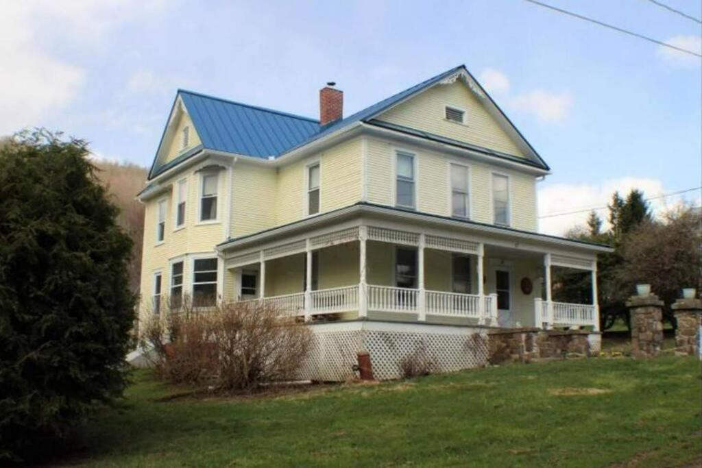 BaseCampWV-Durbin. Spacious 4 bedroom house w/yard Exterior foto